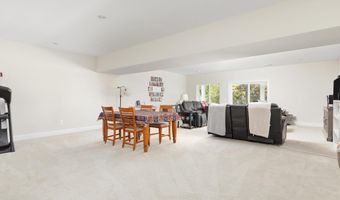 144 COWBIRD St, Lake Frederick, VA 22630