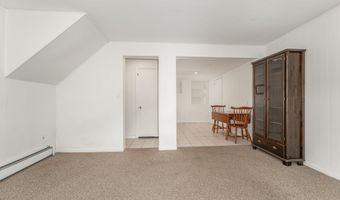 31 Wildwood Dr, Branford, CT 06405