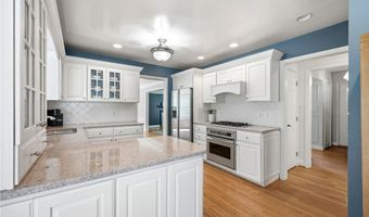 195 Shawnee Trl, Aurora, OH 44202