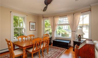 17 Lincoln St, Newport, RI 02840