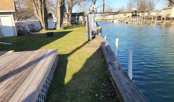 226 ROSELAWN St, Algonac, MI 48001