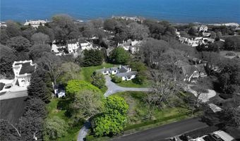 18 Ledge Rd, Newport, RI 02840