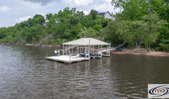495 Shore Dr, Big Sandy, TN 38221