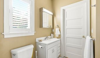 10 Wolcott Ave, Andover, MA 01810