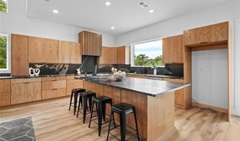 20 Stretford Dr, Bella Vista, AR 72714