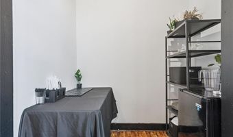 103 E Main St, Anamosa, IA 52205