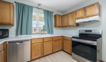 6025 RANDAL Ln, Caledonia, WI 53402