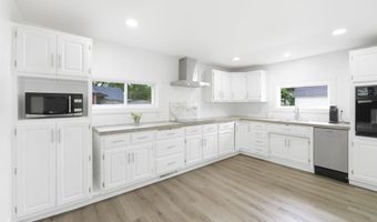 719 E 7th St, Auburn, IN 46706