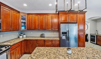 47 White Oak Ln, Aberdeen, NJ 07747