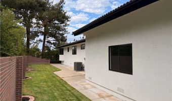 1677 S Hill Ave, Fallbrook, CA 92028