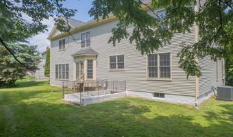 10604 MAPLECREST Ln, Potomac, MD 20854