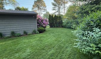 281 Clyde Rd, Bangor, ME 04401