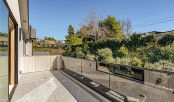4050 Contera Rd, Encino, CA 91436