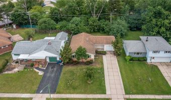 16 Newgate Rd, Amherst, NY 14226