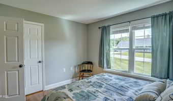 17500 Bridle Dr, Abingdon, VA 24210