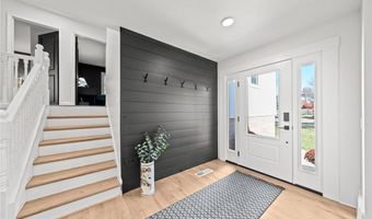 830 S Parkview Dr, Aurora, OH 44202