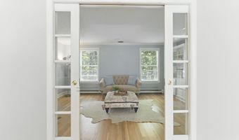 68 Perry Rd, Bedford, NH 03110