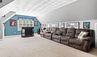 22 Aumond St, Cranston, RI 02905