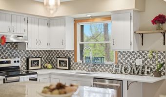 3 Lew May Dr, Andover, NJ 07860