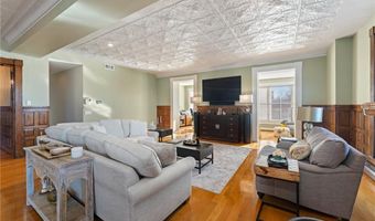 423 Hope St C, Bristol, RI 02809