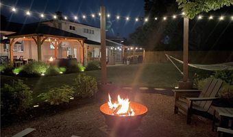 715 Edgewater Dr, Amherst, NY 14228