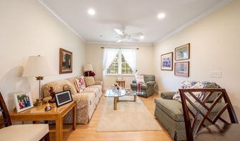2 Greenview Rd, Brookfield, CT 06804