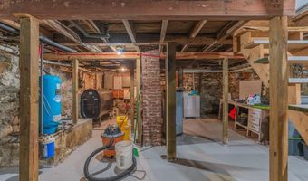 805 Farnum Pike, North Smithfield, RI 02896