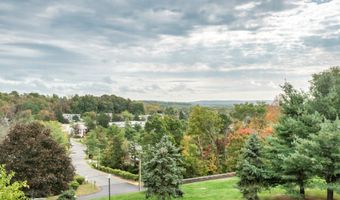 31 Wynwood Dr 31, Cromwell, CT 06416