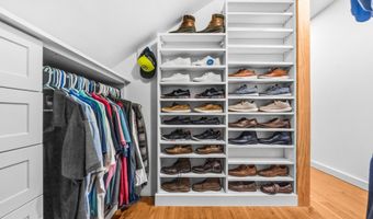 2360 S ARLINGTON RIDGE Rd, Arlington, VA 22202