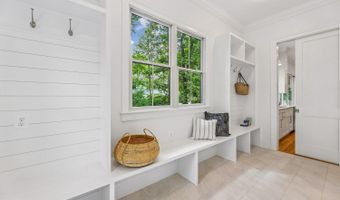 7926 BOLLING Dr, Alexandria, VA 22308