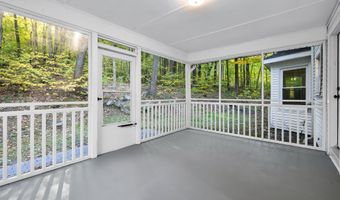 545 Simsbury Rd, Bloomfield, CT 06002