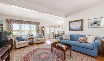 24 Little Bay Ln, Branford, CT 06405