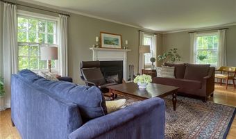 9 South Dr, Middletown, RI 02842