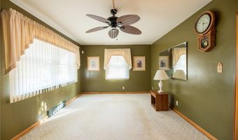 1074 N Main St, Akron, OH 44310