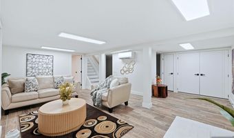 20 Dojean Ct, Bergenfield, NJ 07621