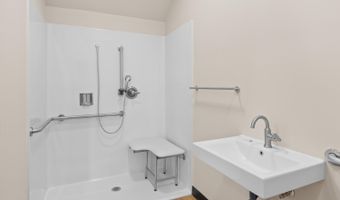 138 Clear Creek Dr, Ashland, OR 97520