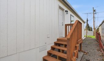 20815 WALNUT St, Aurora, OR 97002