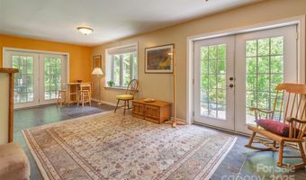 14 Shelton Branch Rd, Barnardsville, NC 28709