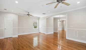 6442 HOLYOKE Dr, Annandale, VA 22003