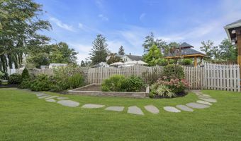 854 Main St, Belford, NJ 07718