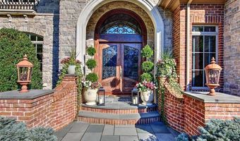 4 Pine Tree Ln, Lincoln, RI 02865