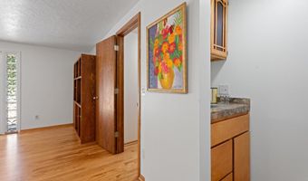 7225 SW JUNIPER Ter, Beaverton, OR 97008
