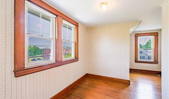 17 Main St, Albion, ME 04910