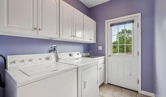 9 LABAW Way, Belle Mead, NJ 08502