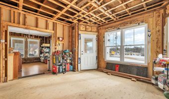 29 Main St, Alton, NH 03809