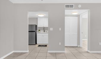 942 LAKE DESTINY Rd B, Altamonte Springs, FL 32714