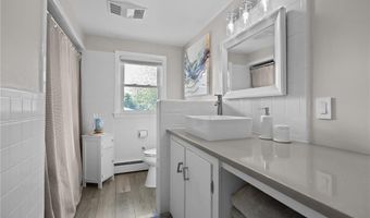17 Belvedere St, Johnston, RI 02919