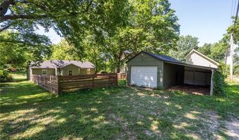 914 Jersey St, Baldwin City, KS 66006