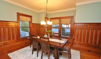 15 McKinley St, Bangor, ME 04401