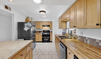 855 Foxcroft Loop, Bosque Farms, NM 87068
